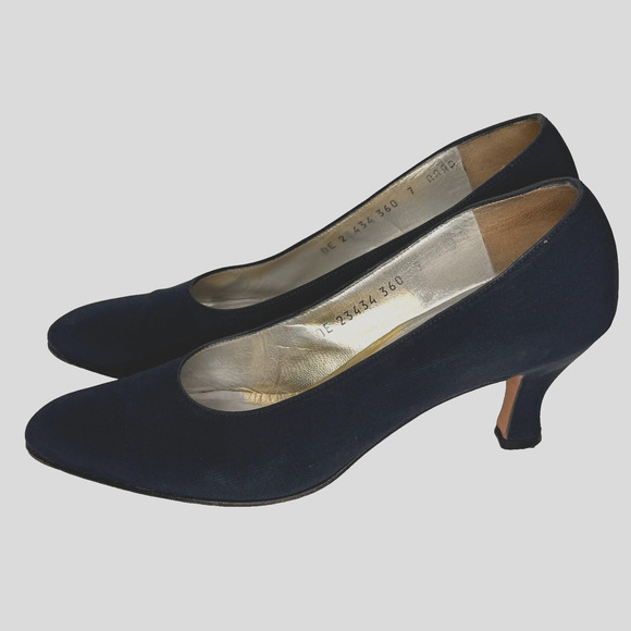 Salvatore Ferragamo Pumps Womens Size 7 4A Black Almond Toe Suede Stiletto Heels - Picture 2 of 11